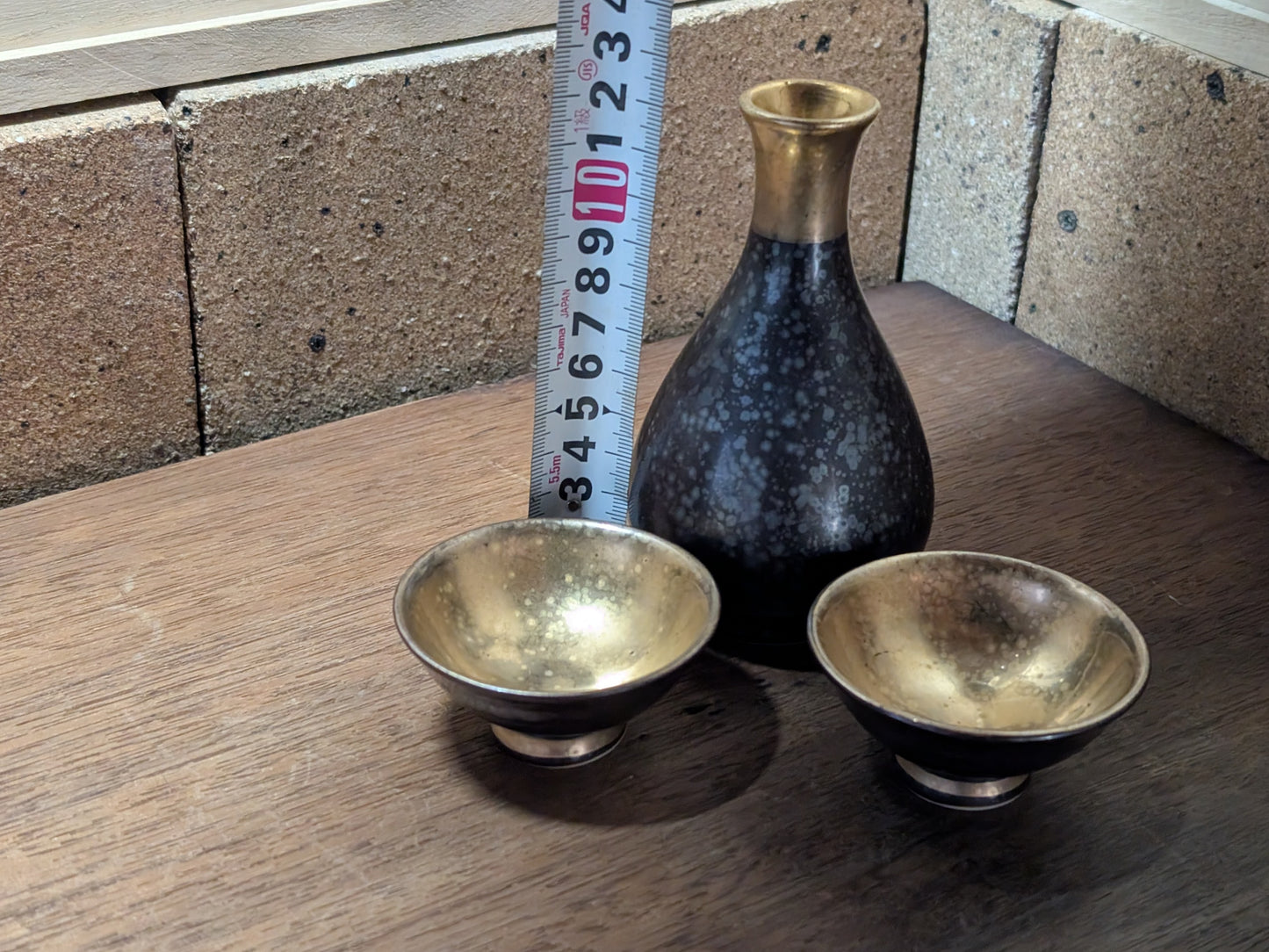 Japanese sake set gold leaf Handmade ceramics signed made in Japan E1