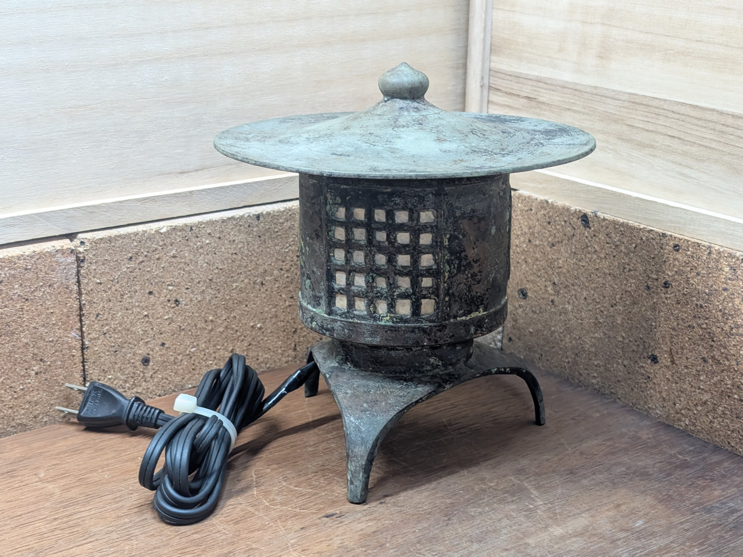 Antique Japanese 1950s copper lantern TORO Collectable Lamp Garden Decor Made in Japan D8