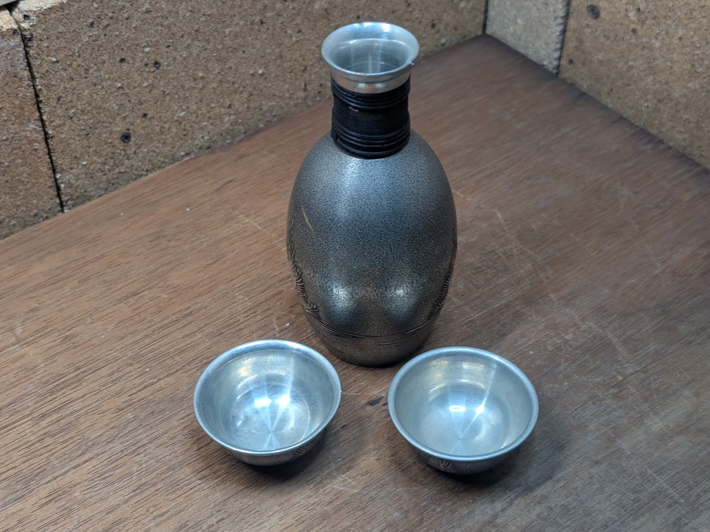 Japanese sake set, Tsugiyama, tokkuri, sake set,  Made in Japan 1980s E8