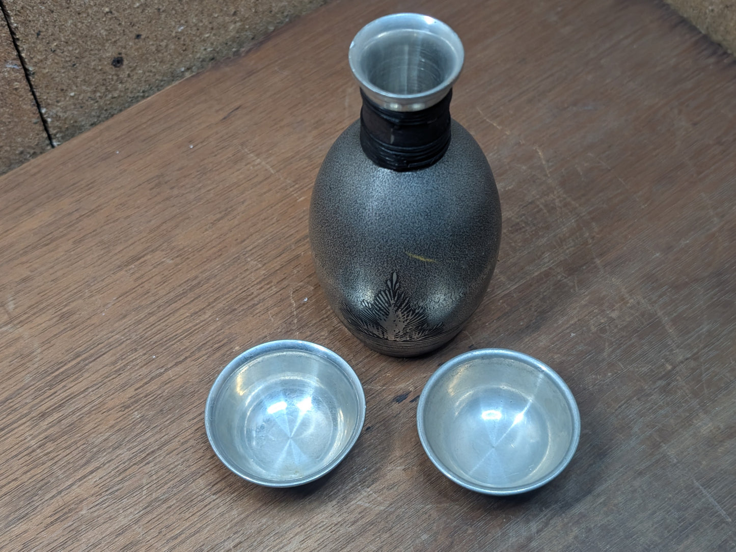 Japanese sake set, Tsugiyama, tokkuri, sake set,  Made in Japan 1980s E8