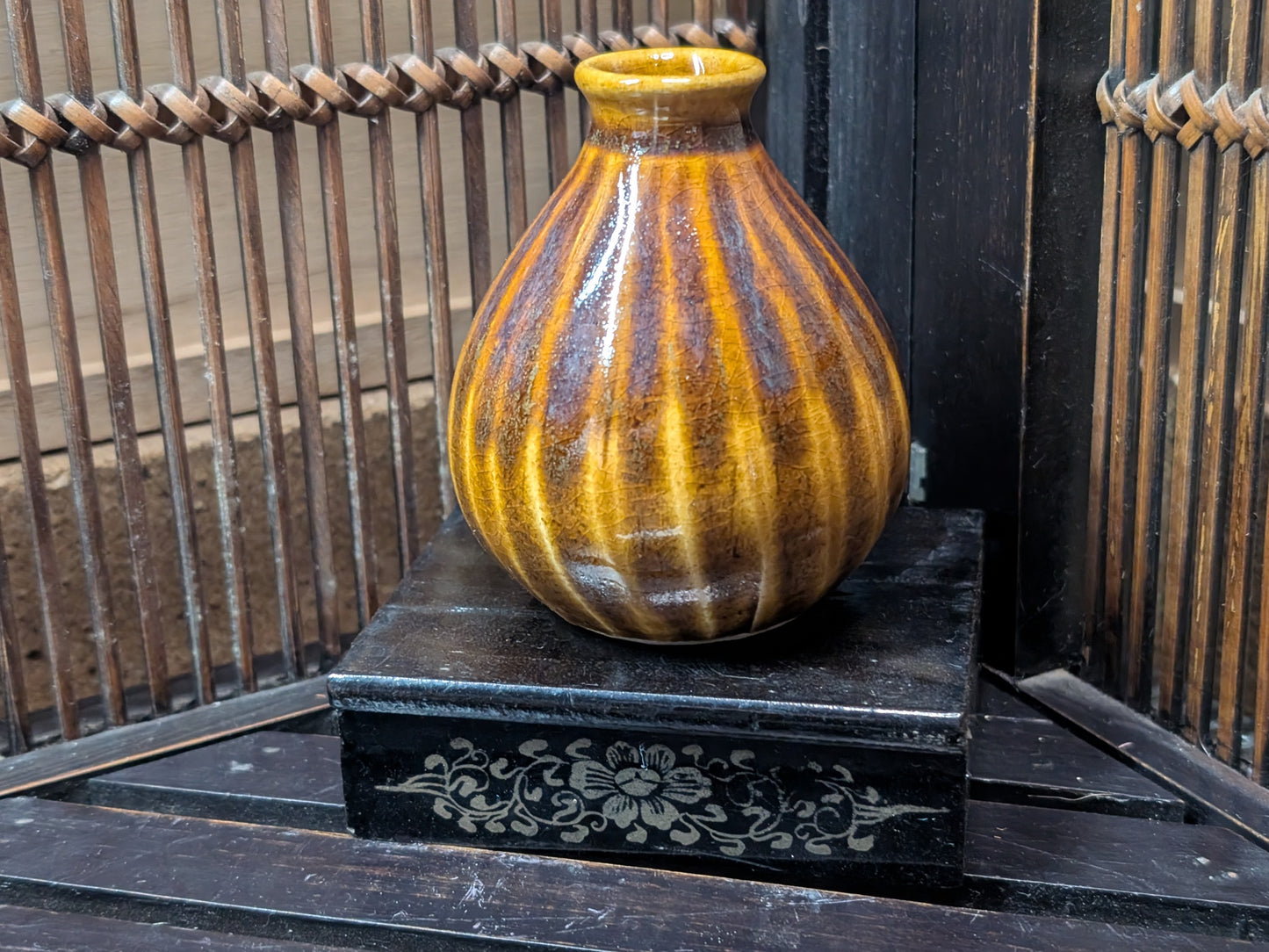 Japanese Traditional single flower Vase Handmade pottery W/ document made in Japan 1980s (F19)