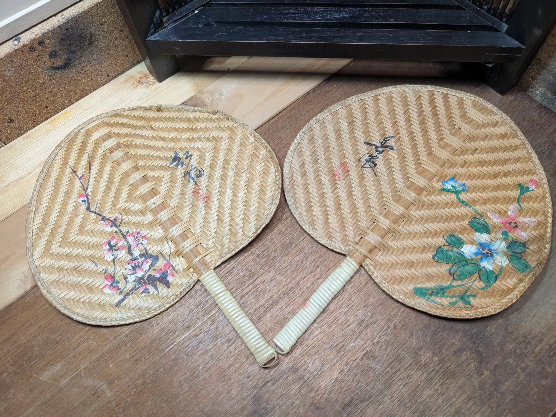 Japanese Vintage fan , Handmade Bamboo fan Hand painted Flower Bamboo fan set Made in Japan (D16) 1900s Store