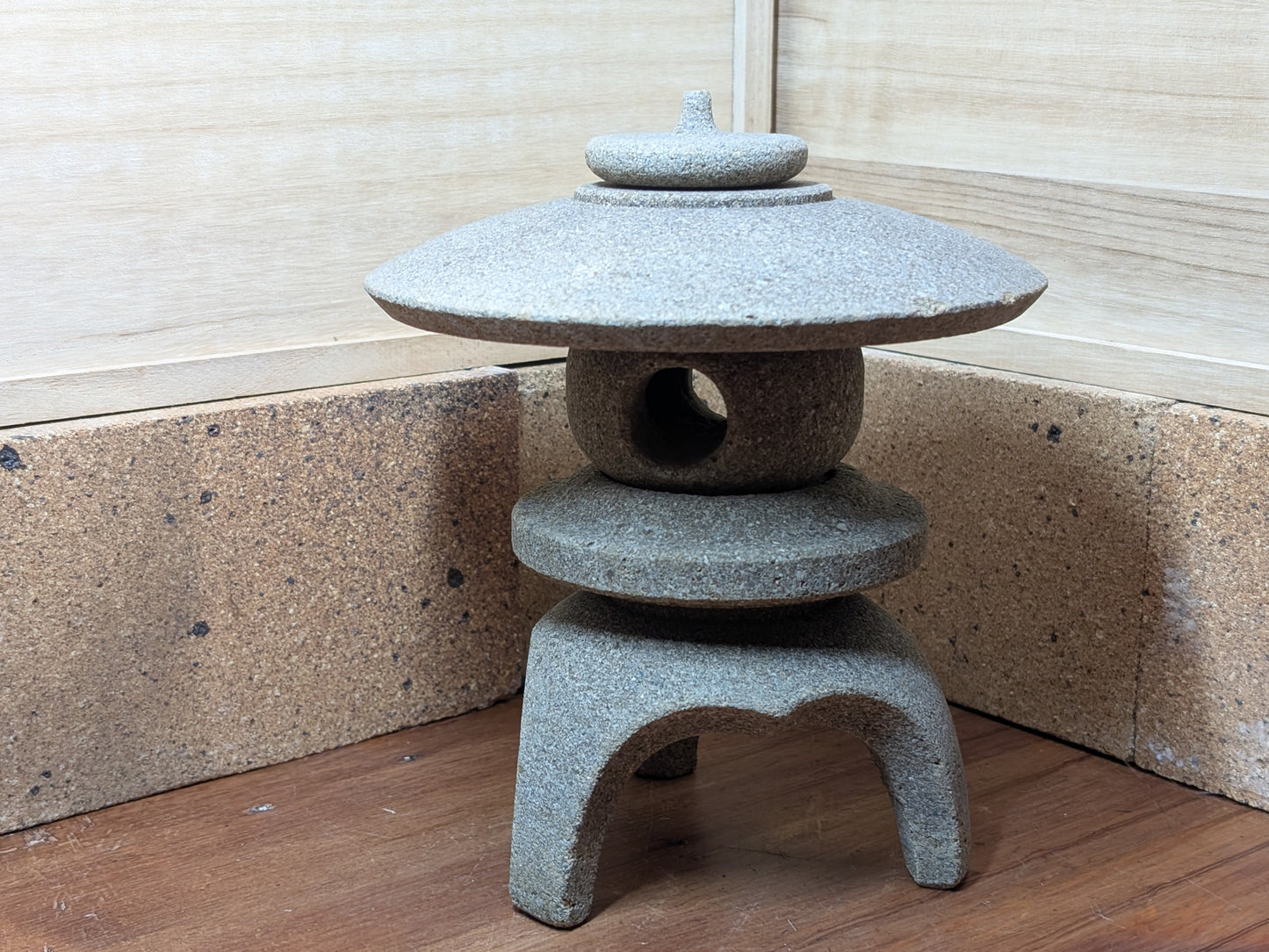 Japanese Garden Decor Mini Toro Stone Art 1960s Made in Japan (O4)