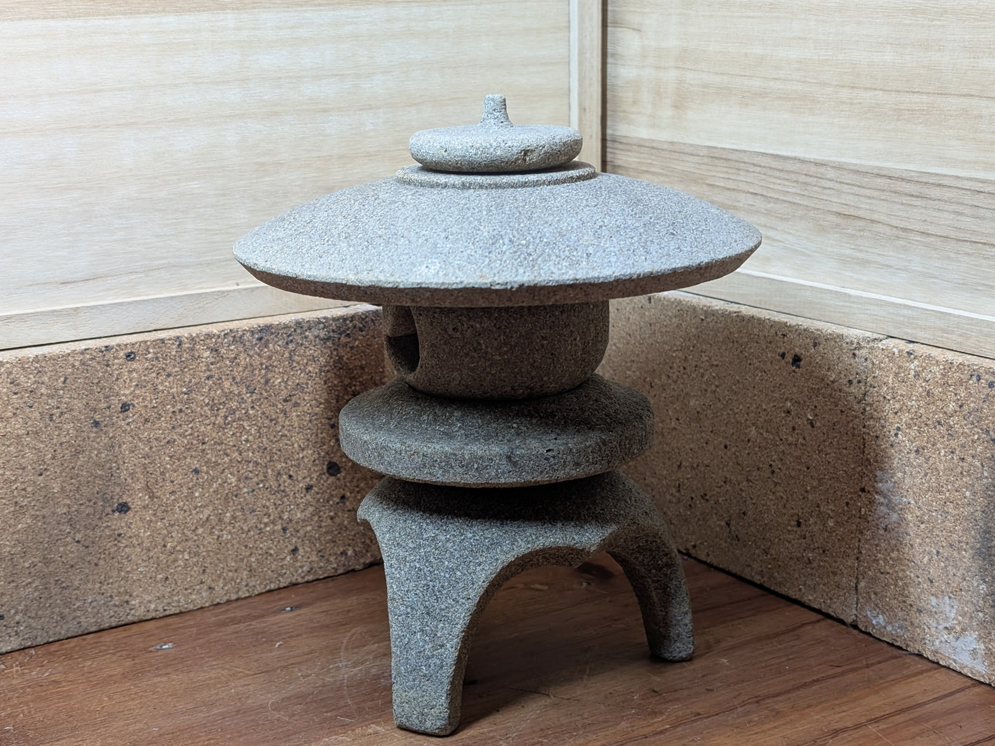 Japanese Garden Decor Mini Toro Stone Art 1960s Made in Japan (O4)