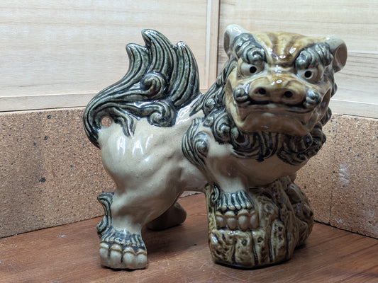 Handmade Okinawa Ceramic shishi Shisa lion Statue Lucky charm 1960s Made in Japan T2