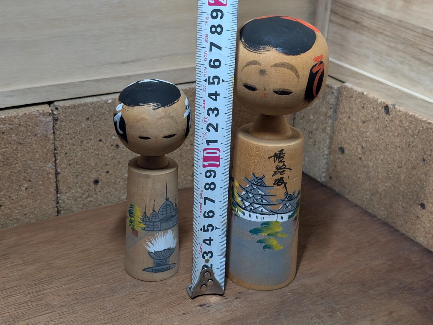 Handmade dolls Kokeshi 1973 wooden dolls signed Made in Japan (A31)